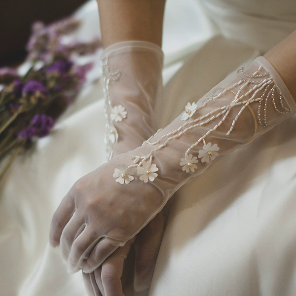 White Tulle Bridal Wedding Gloves – Delicate Floral Bridal Gloves