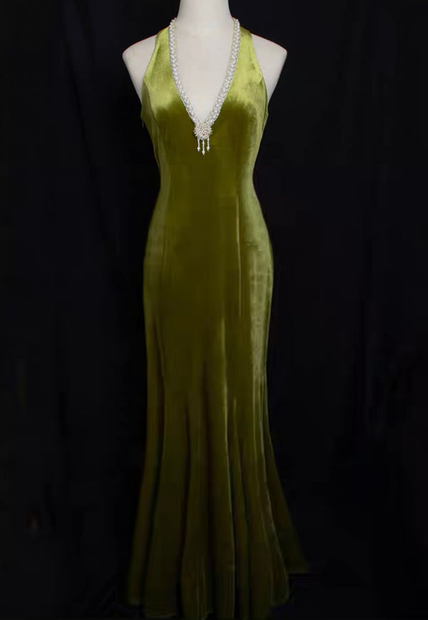 Gothic Green Mermaid Evening Gown - Green Evening Gown with Pearl Neckline Plus Size